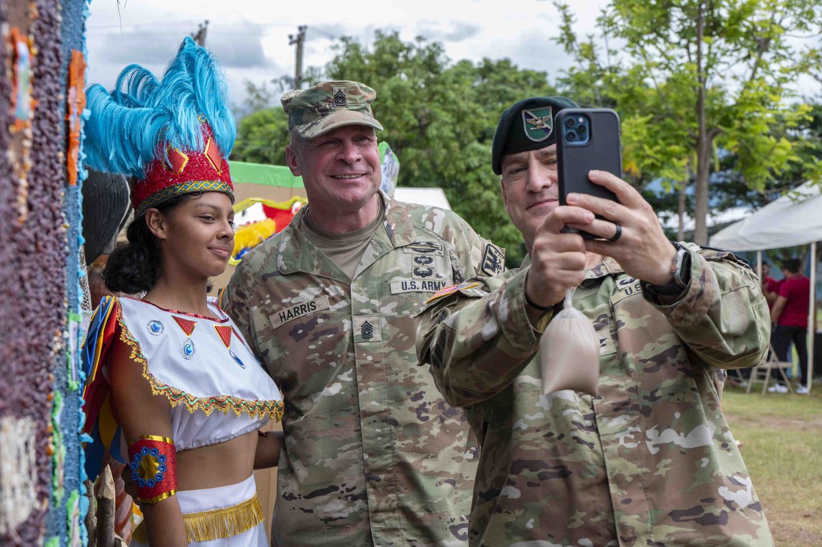 JTF_Bravo's tweet image. Yesterday, JTF-Bravo and Army Forces Battalion Command Teams were invited to attend a celebration of Honduran culture hosted by the @AereaHn Noncommissioned Officers School at Soto Cano Air Base!
@Southcom | @ARMYSOUTH | @usembassyhn