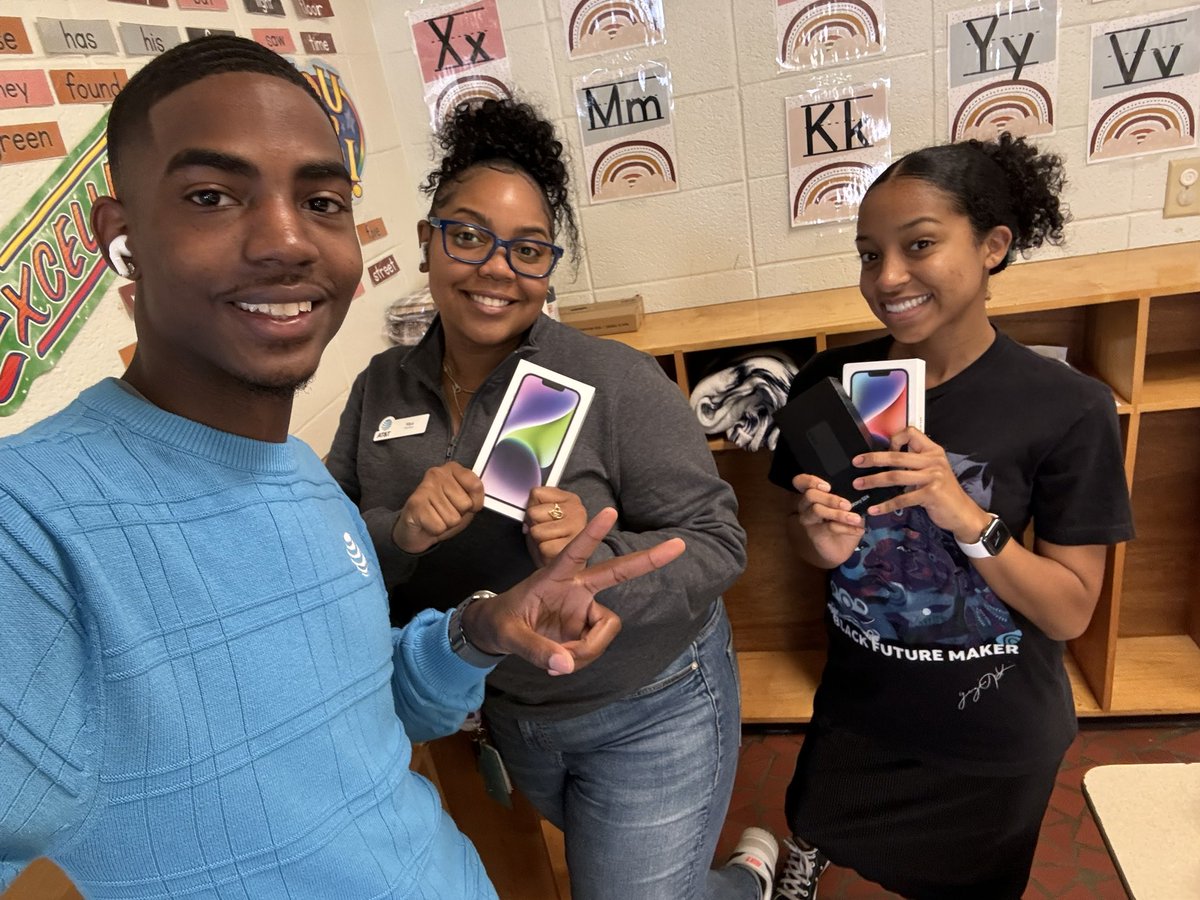 Coach Mel🍃 (@coachmel__) on Twitter photo Coach Mya & Destina also represented at our Teacher Appreciation Event w/ 5 New Wireless Customers🛜🥳
Great Work <a href="/_MyaDrake_/">Mya 🤍</a> & <a href="/_QueenDestina_/">Destina Beana</a>
#IntentionalPresence📍
<a href="/Shawn6222/">Shawn Ross-Serianni</a> @VinceLeaks <a href="/SoutheastStates/">Southeast States</a> <a href="/Mradams2288/">Ramon Adams</a> Coach Mya & Destina also represented at our Teacher Appreciation Event w/ 5 New Wireless Customers🛜🥳
Great Work <a href="/_MyaDrake_/">Mya 🤍</a> & <a href="/_QueenDestina_/">Destina Beana</a>
#IntentionalPresence📍
<a href="/Shawn6222/">Shawn Ross-Serianni</a> @VinceLeaks <a href="/SoutheastStates/">Southeast States</a> <a href="/Mradams2288/">Ramon Adams</a>