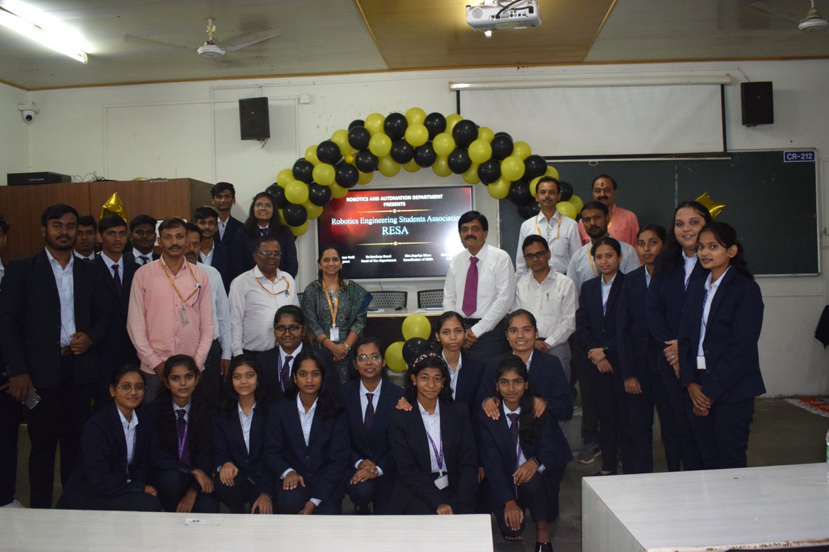 ritindia1983's tweet image. 🎉 Inauguration of the Robotic Engineering Student Association (RESA), Robo Club, and Robotics and Automation Student Chapter 🎉 by Mr. RajKumar Patil, former CEO of Kirloskar Kenya Limited! 
#RESA #RoboClub #RoboticsAndAutomation #Innovation #StudentAssociation #Inauguration