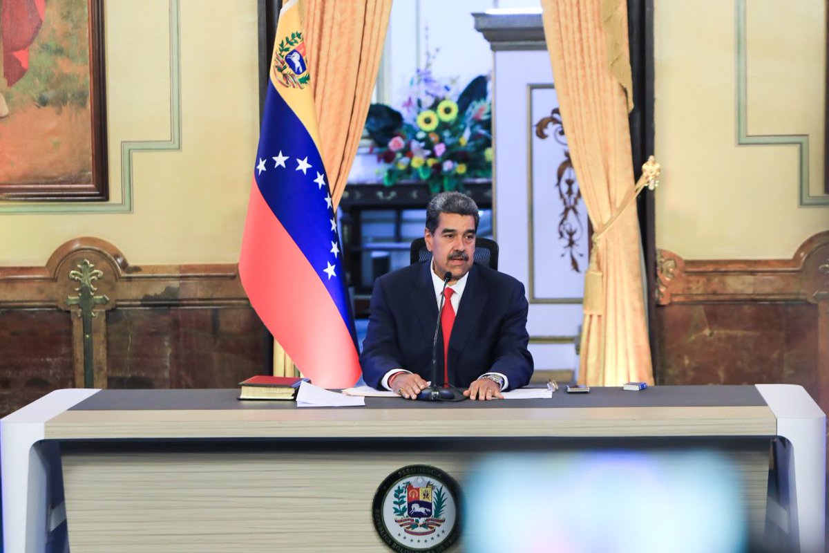 MPPIPNVEN's tweet image. #EsNoticia 🗞️ ||  Este viernes #2Ago, el Presidente Nicolás Maduro ofreció declaraciones a la prensa nacional e internacional desde el Palacio de Miraflores, luego de comparecer ante la Sala Electoral del Tribunal Supremo de Justicia (TSJ).

Durante su intervención, el Presidente…