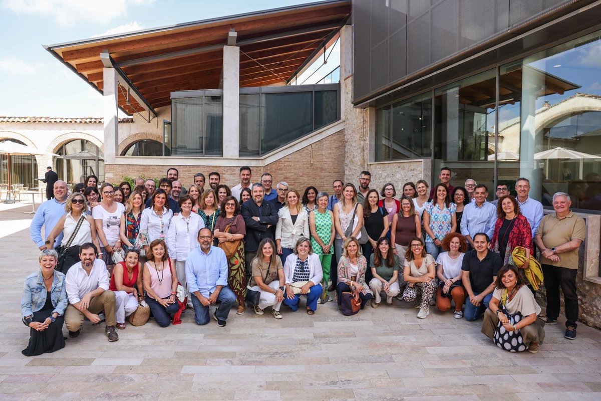 Orgullós d’haver servit al <a href="/govern/">Govern de Catalunya</a> del meu país des d’<a href="/economiacat/">Economia i Finances</a>. Satisfet de la feina feta per aconseguir un acord de finançament que assoleix una reivindicació històrica del catalanisme polític. Convençut que la decisió presa ens permetrà seguir avançant com a país.