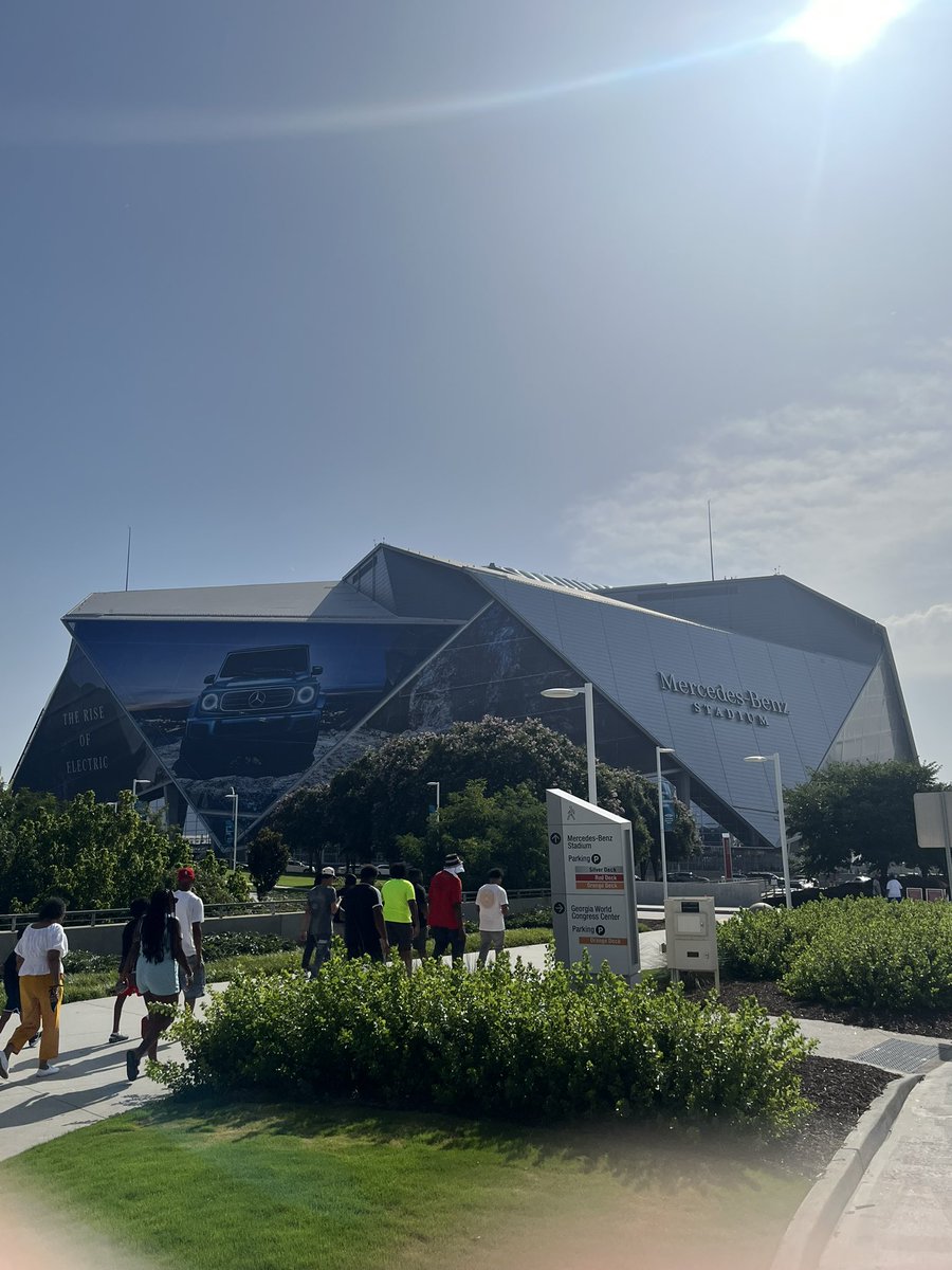 🧵 LIVE from Mercedes-Benz Stadium 

#RiseUp Atlanta Falcons Open Practice 

Save the TL for you in one place 🫡
