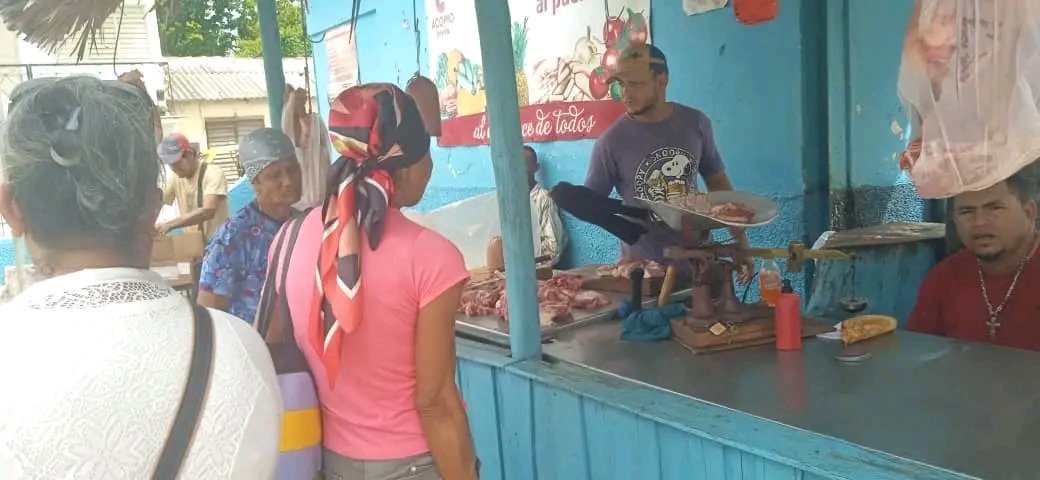 OsvaldoIP79's tweet photo. En el #ControlPrecios en #Manzanillo incluyeron a 35 actores económicos en se aplicaron 11 multas d ellas 7 por el decreto 30 con un importe d 64100.00,se cerraron 5 locales por violación d Resolución 93,1 venta forzada por venta d pollo al violar Resolucion 225
#ProvinciaGranma https://t.co/7DRXpfVwlL