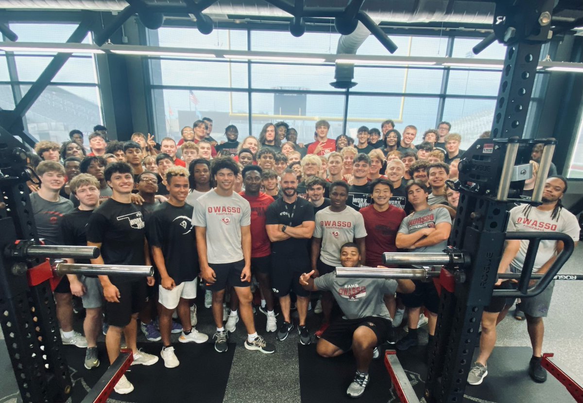 RecruitTheO's tweet image. Last summer, best summer 😎💪🏼 
Thank you, @jcjohnson40 for teaching these young men how to finish strong! #WorkWins