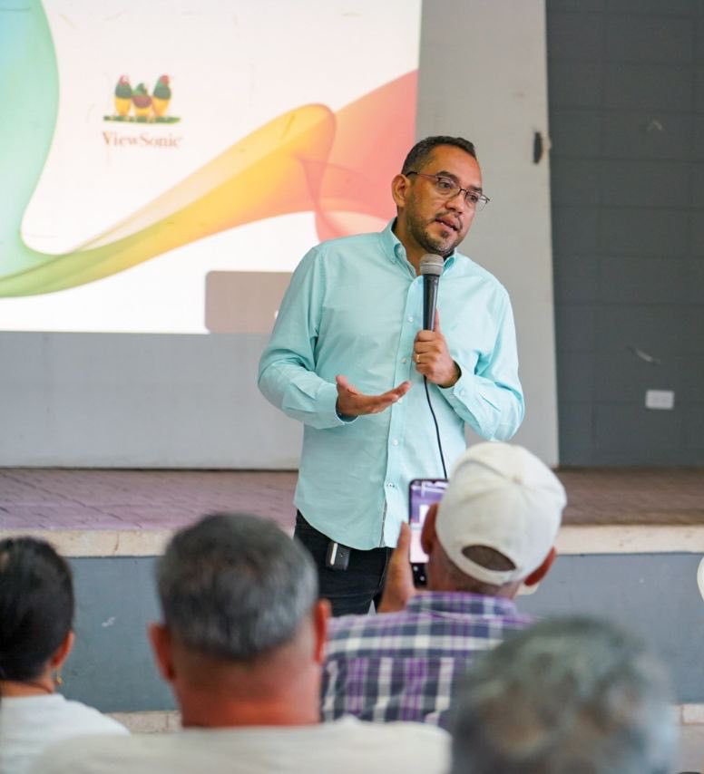 danilohernandez's tweet photo. Visitamos los municipios de Santo Tomás y Santa Lucía para dar inicio a los talleres de Formación en Sistemas Agropecuarios y Piscícolas; una estrategia de posicionamiento de la Vicerrectoría de Investigación, Extensión y Proyección Social de la @udeatlantico en la región. https://t.co/qv810pzI8L