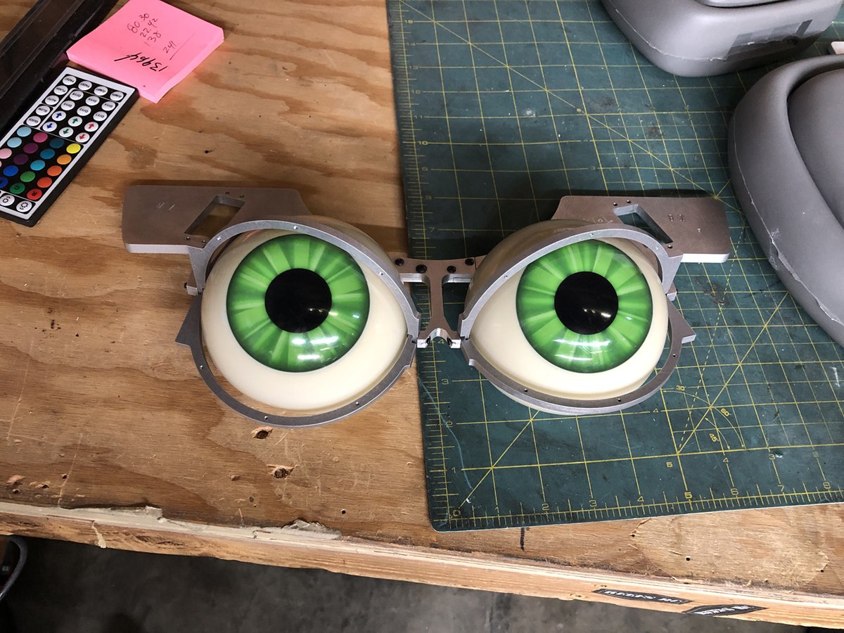 JonnyBlox's tweet photo. NEW FIVE NIGHTS AT FREDDY'S 2 MOVIE TEASER!!

It seems like its the eyes of Toy Bonnie 👀

#fnaf #fnafmovie #fivenightsatfreddys https://t.co/7aNXNUb4Nb