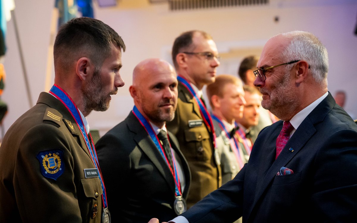 AlarKaris's tweet photo. Delighted to greet #CIOR reserve officers in #Estonia. Estonia has always & will always value highly our alliances & partners. International cooperation is what makes strong. It helps us defend with strength & deter with conviction. Your security is also our security. https://t.co/FWIlHFblq2