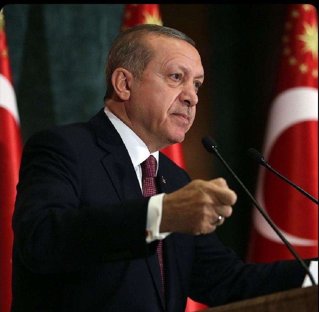 yilmaznazif's tweet photo. Hayatını Aziz Milletimizin ve Mukaddes Vatanımızın istiklâline ve istikbâline adamış, her daim mazlumların yanında olmuş, zalimlerin karşısında durmuş; Ümmet-i Muhammed'in lideri, Devlet Başkanımız, Türkiye Cumhuriyeti Cumhurbaşkanımız Recep Tayyip 
#ErdoğanınYanındayız https://t.co/ScwpDmBbhi