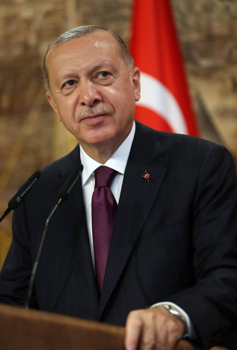 Dünya mazlumlarının sesi 
Ümmetin umudu
Recep Tayyip Erdoğan…
#ErdoğanınYanındayız