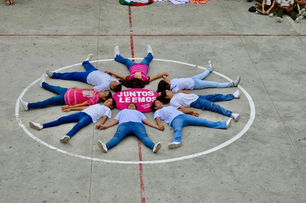 EducacionZ4_Ec's tweet photo. [PORTOVIEJO] Celebramos la Fiesta de la Lectura junto a nuestros estudiantes y docentes de la Unidad Educativa Andrés de Vera.
Fue una jornada llena de aprendizaje y alegría.

#ElNuevoEcuadorResuelve https://t.co/xkdvIR2bpG