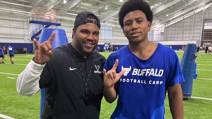 Six Star Football | PLUS+ (@sixstarfootball) on Twitter photo BUFFALO PROSPECT CAMP COVERAGE I Several talented defensive prospects impress
⭐️Six Star Football takes a look at several talented prospects who impressed at BUFFALO 📈
✍️STORY ▶️🔗 sixstarfootball.com/article/buffal…
<a href="/NAB_Amadon/">Nell Amadon Borno</a> <a href="/EloikGougeon/">Eloik Gougeon Bélanger</a> <a href="/blahzy11/">David Blahowicz</a> <a href="/IzayiahBray/">Izayiah Bray</a> <a href="/JacobCheek16/">Jacob Cheek</a> BUFFALO PROSPECT CAMP COVERAGE I Several talented defensive prospects impress
⭐️Six Star Football takes a look at several talented prospects who impressed at BUFFALO 📈
✍️STORY ▶️🔗 sixstarfootball.com/article/buffal…
<a href="/NAB_Amadon/">Nell Amadon Borno</a> <a href="/EloikGougeon/">Eloik Gougeon Bélanger</a> <a href="/blahzy11/">David Blahowicz</a> <a href="/IzayiahBray/">Izayiah Bray</a> <a href="/JacobCheek16/">Jacob Cheek</a>