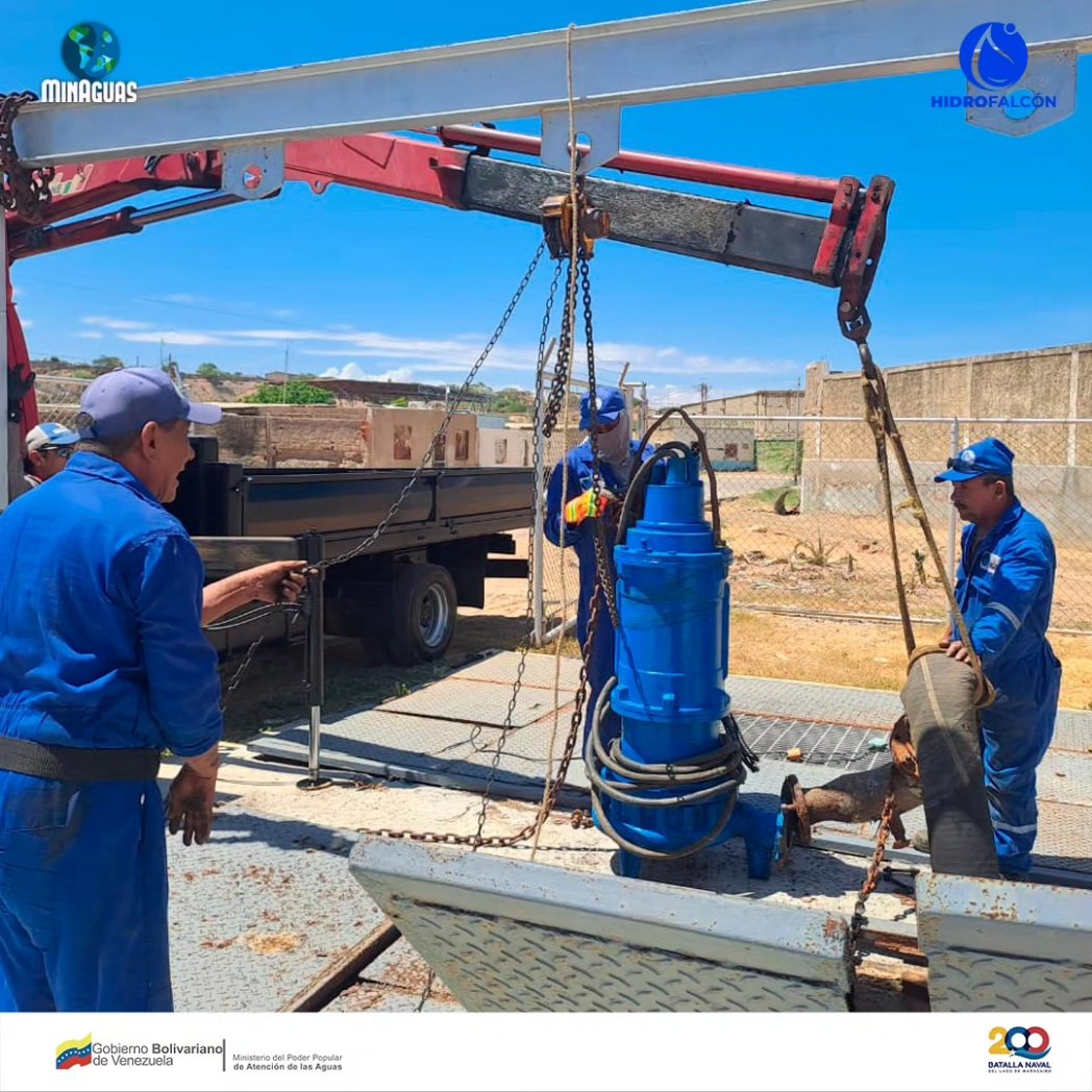 #HidroReporte 📣 El equipo de mantenimiento de #Hidrofalcón continúa con los trabajos de reactivación de la estación de bombeo de aguas servidas La Salineta, ubicada en Las Piedras, municipio #Carirubana, donde instalaron bomba sumergible de 50Hp en la estación.

<a href="/NicolasMaduro/">Nicolás Maduro</a>
