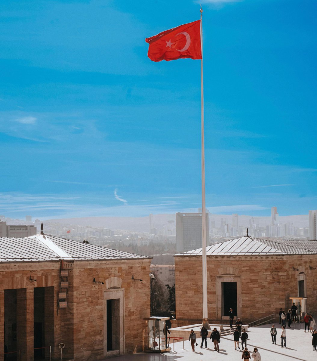 Her köşesi yangın yeri olan Ortadoğu’da açan bir güneş gibisin.

Sana bir şey olmasın 🇹🇷
