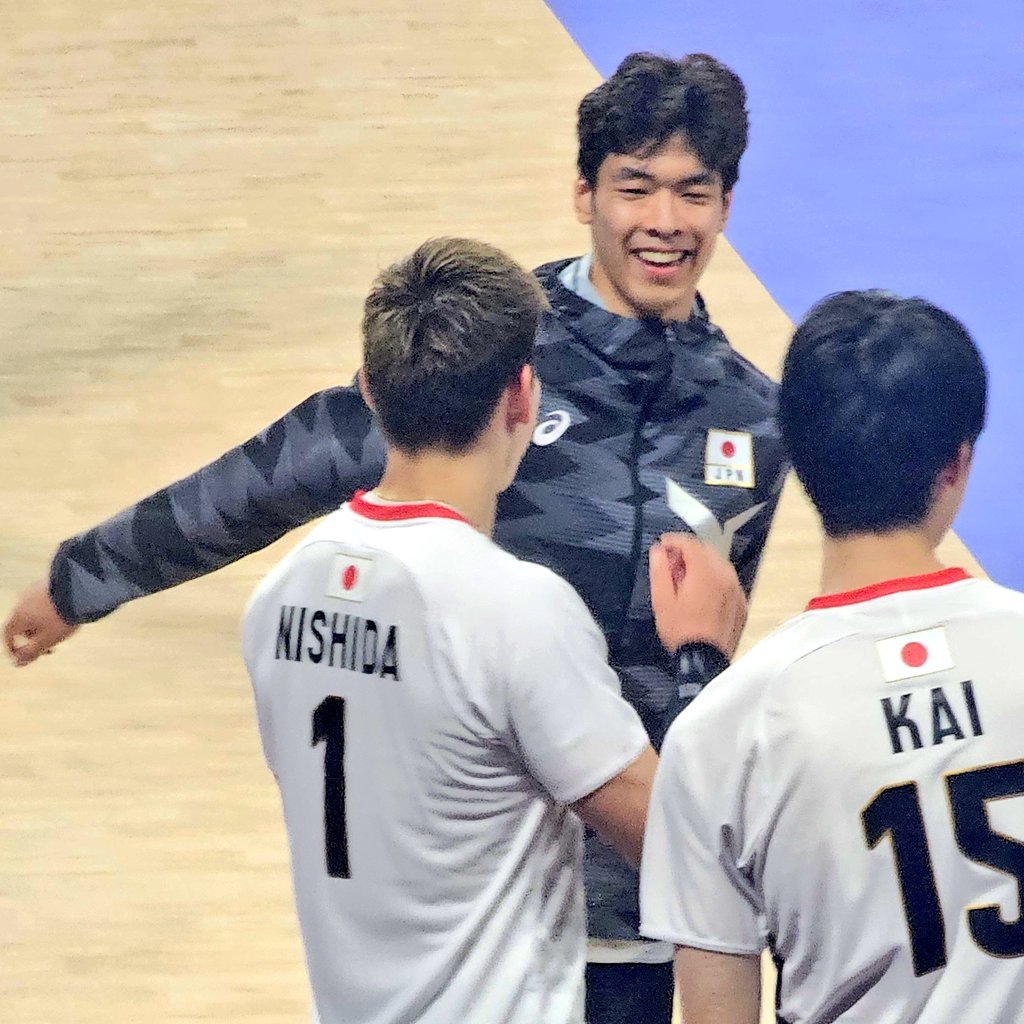 VeroSP13's tweet photo. The way Kento always shows his most beautiful smile to Yuji 😊 https://t.co/XcuPNvH8Z5
