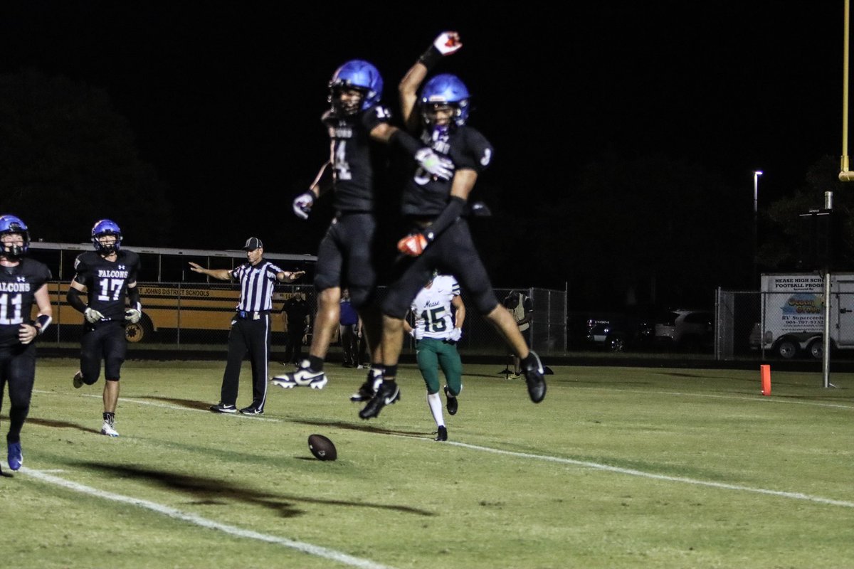 KVona08's tweet photo. 14 days until kickoff!!!! 🤫
@MenendezFootba1 @_Coach_Rivers https://t.co/Tr6rceNug0