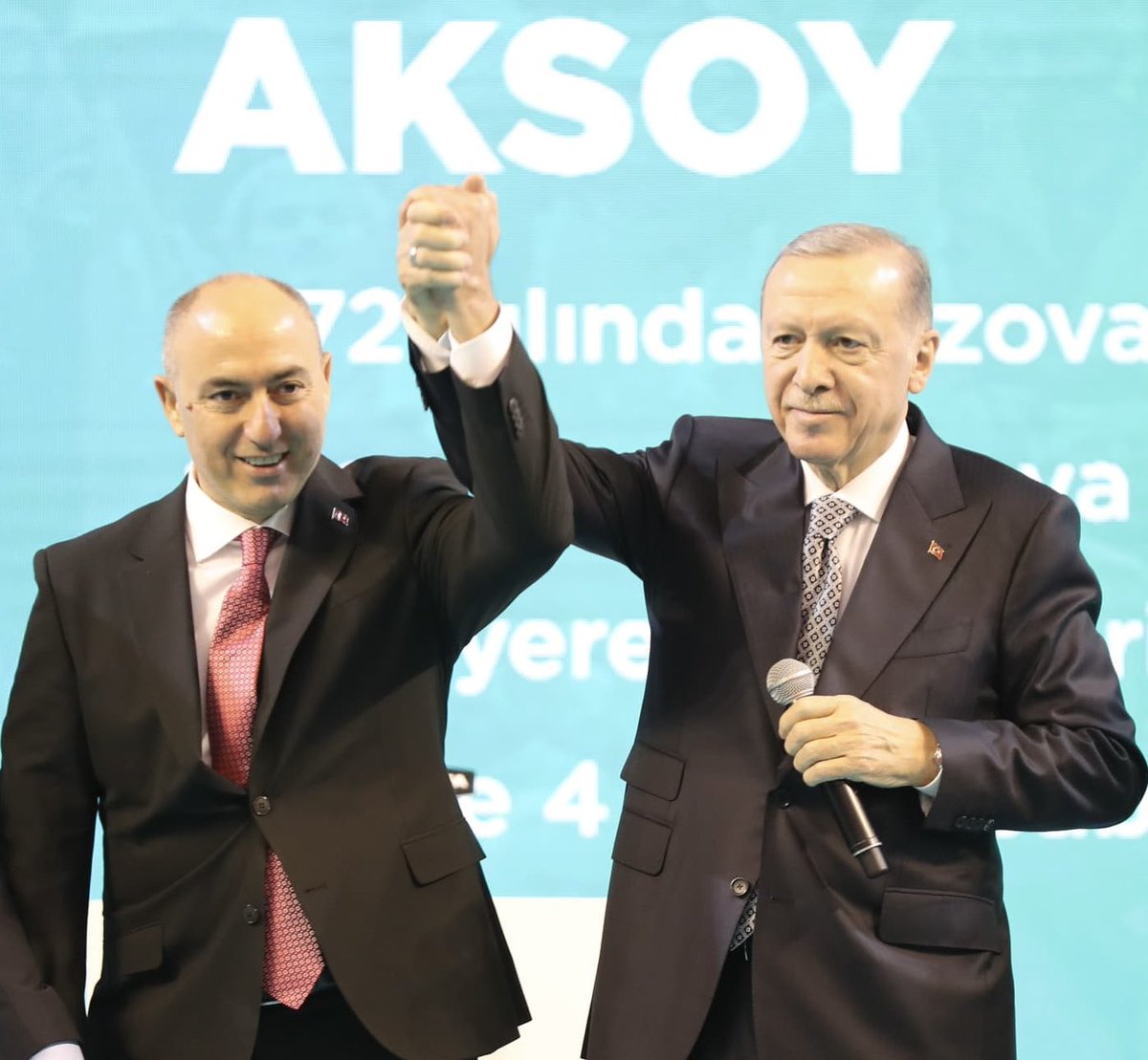 SuphiAksoyB's tweet image. Dün, bugün ve yarın… 🇹🇷

Her zaman Reisimiz #ErdoğanınYanındayız