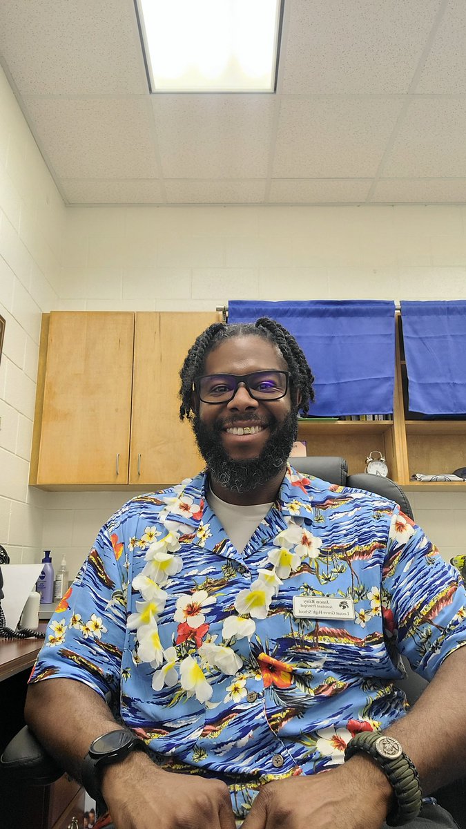AP_Riley_LGHS's tweet photo. Because what would "Friday Treats" be without a parade thru the building. The theme is Luau, LGH vs. Luella. #LGHS_HCS https://t.co/mQn9iKutF6