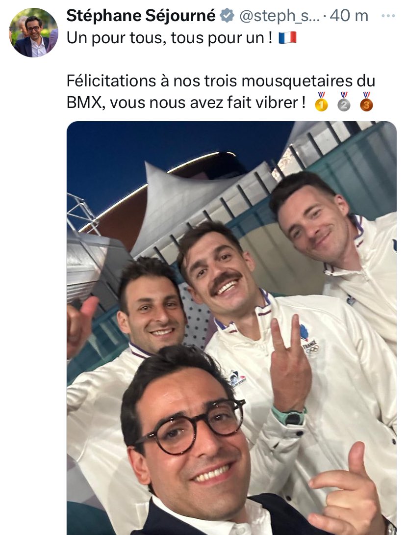 "La politique ce n'est pas des selfies"
Vous vous souvenez quel macroniste avait dit ça ?