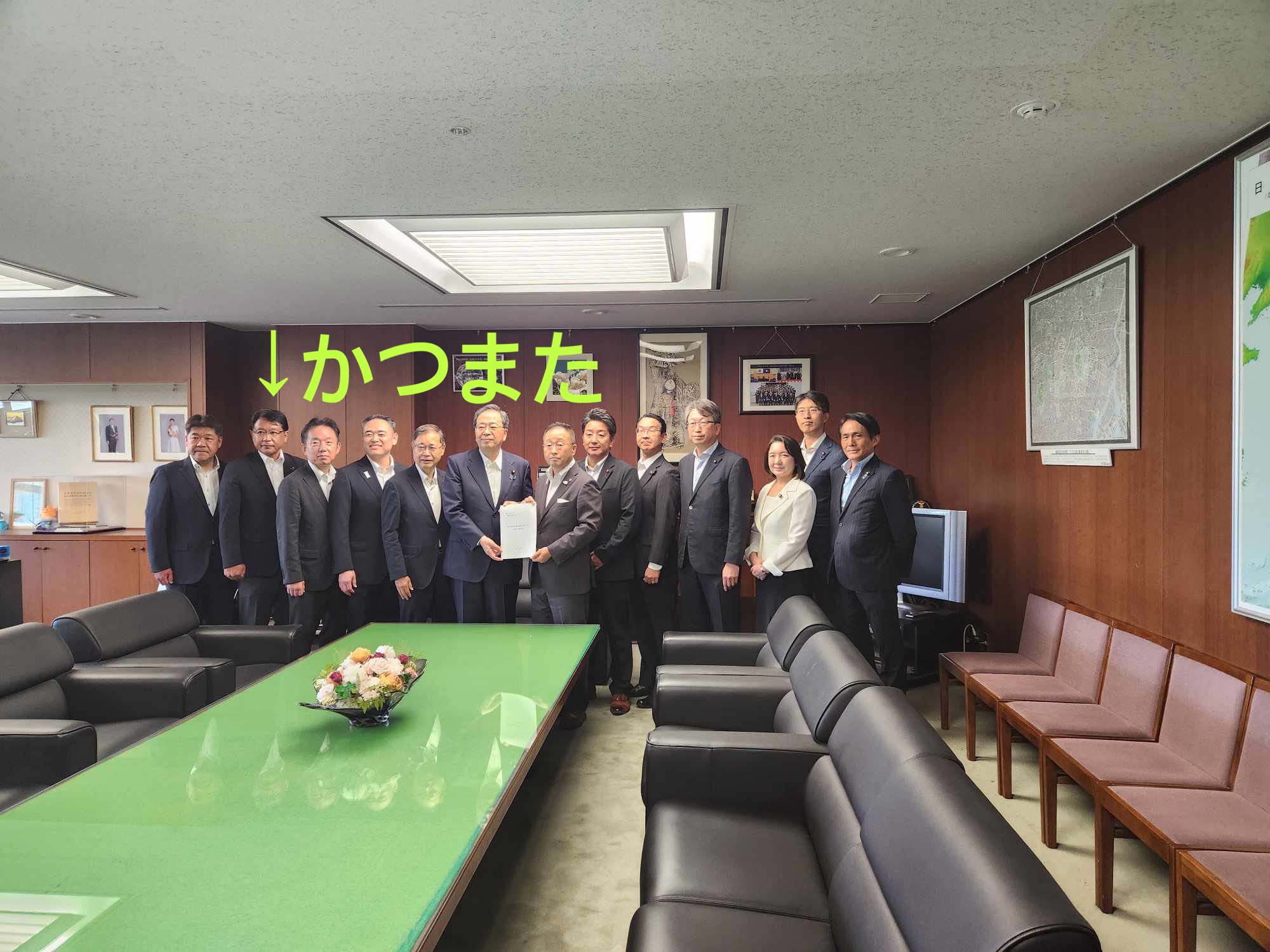 中古】 負けてたまるか！！ 代議士二世の群像/政経通信社
