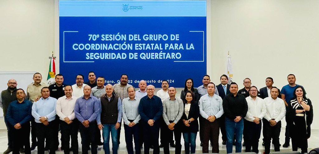GCESeguridadQro's tweet photo. El Grupo Estatal de Coordinación para la #Seguridad llevó a cabo su sesión de trabajo no. 70. 

En calidad de invitado, el Mtro. Alejandro Echeverría Cornejo exhortó a los integrantes titulares de las instituciones a seguir trabajando con honestidad por la seguridad de #Queretaro https://t.co/Dtd758CLGz
