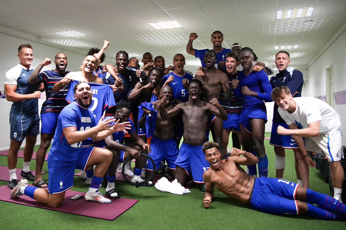 equipedefrance's tweet photo. 𝐂𝐄 𝐆𝐑𝐎𝐔𝐏𝐄 🇫🇷🤩

#FRAARG | #Paris2024 https://t.co/7ril5ygeQh