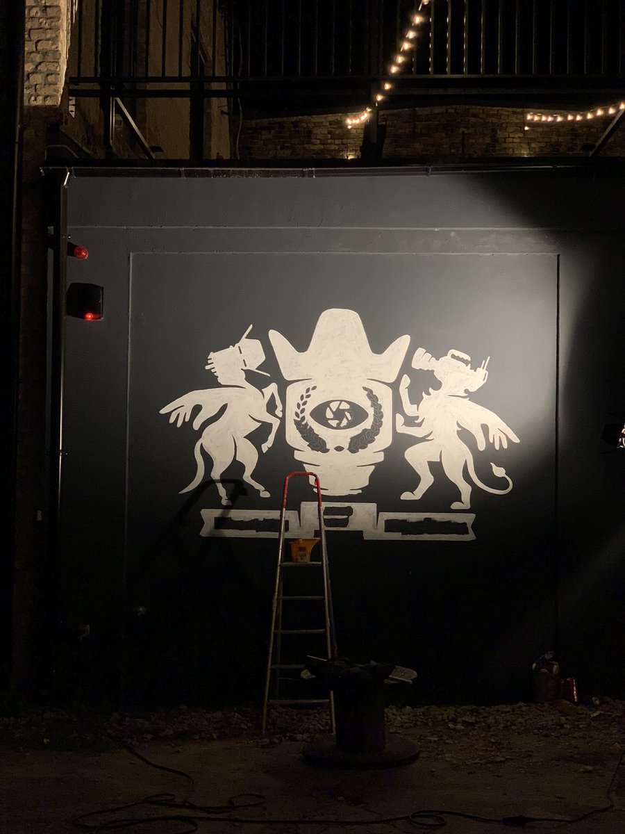 apsits's tweet photo. Might be first time in life i legally painting walls. (And yes, I have stencil on President (VVF 2002) castle in my account). Chill vibes instead of being chased by wild dogs back in 2003. Sweet dreams! https://t.co/FjurlLXxcm