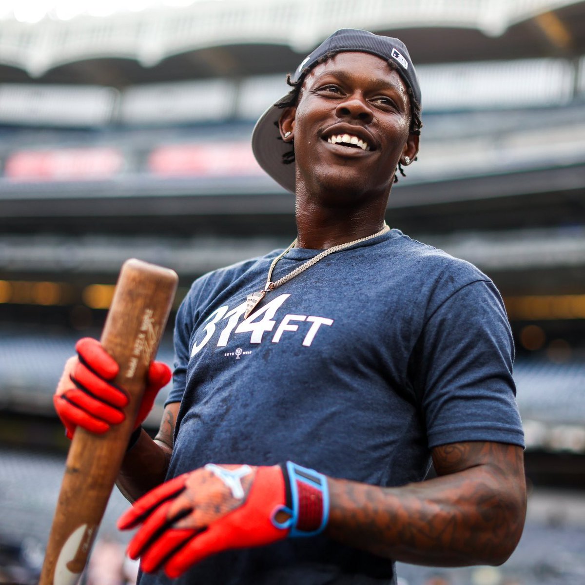 Jazz is in the Bronx for his home debut 👀

(via <a href="/Yankees/">New York Yankees</a>)