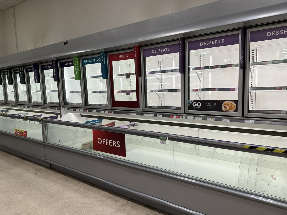 ChrisWapping's tweet image. This happens every year @waitrose. Every year. A couple of days of 28°C outside and Waitrose St Katharine Docks chilled and frozen food cabinets are unable to cope. Every. Year. This branch desperately needs investment. And fix the leaky roof too.
