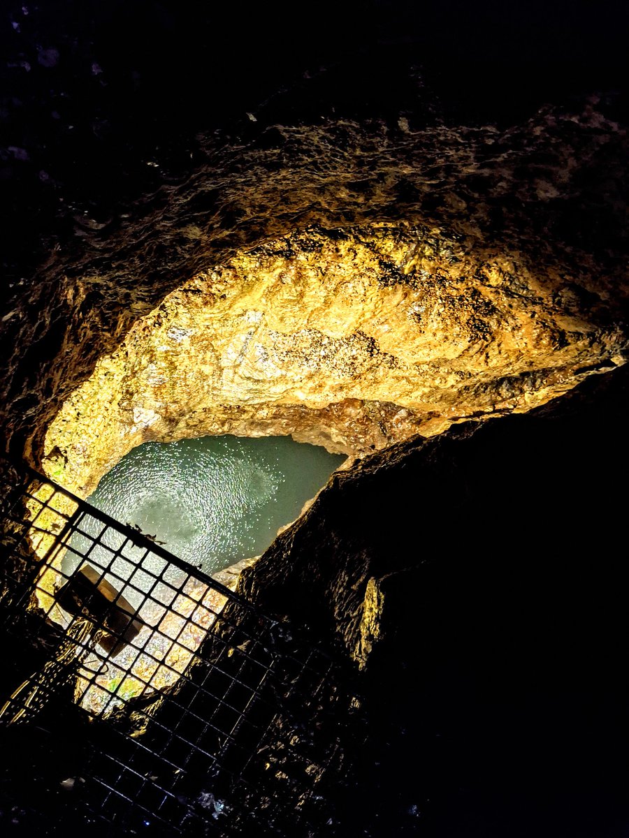 programmer1200's tweet image. Devils Well, located in the Mark Twain National Forest near Salem Missouri. #missouri #forest #nationalforest #cave