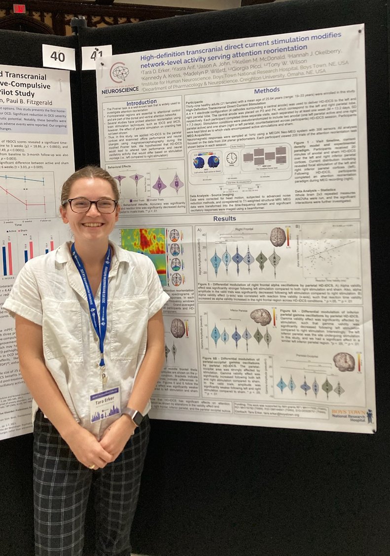 Tara Erker, an RA in <a href="/diconlab/">DICoN Lab</a>, presenting her poster, "High-definition transcranial direct current stimulation modifies network-level activity serving attention reorientation" at #NYCN2024 
#IHNconferences #IHN #neuroscience #neuroimaging