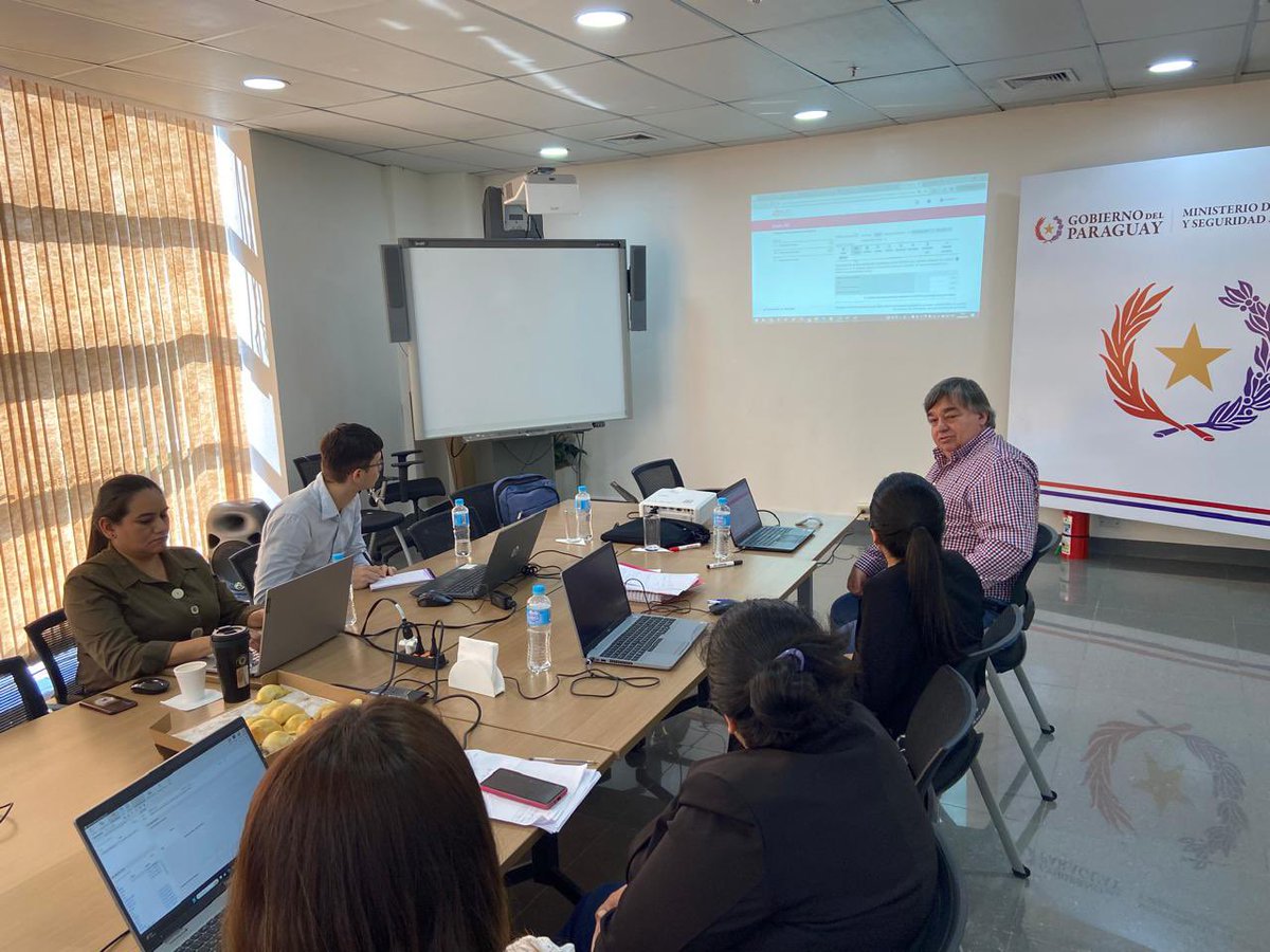 MTESS_PY's tweet image. #SIMEL | Esta semana se llevaron a cabo los talleres del Sistema de Información del Mercado Laboral #SIMEL, donde participaron activamente representantes del @INE_Paraguay, del @Sinafocal , y, por nuestra parte,  del Observatorio Laboral y del área de Tecnologías de la