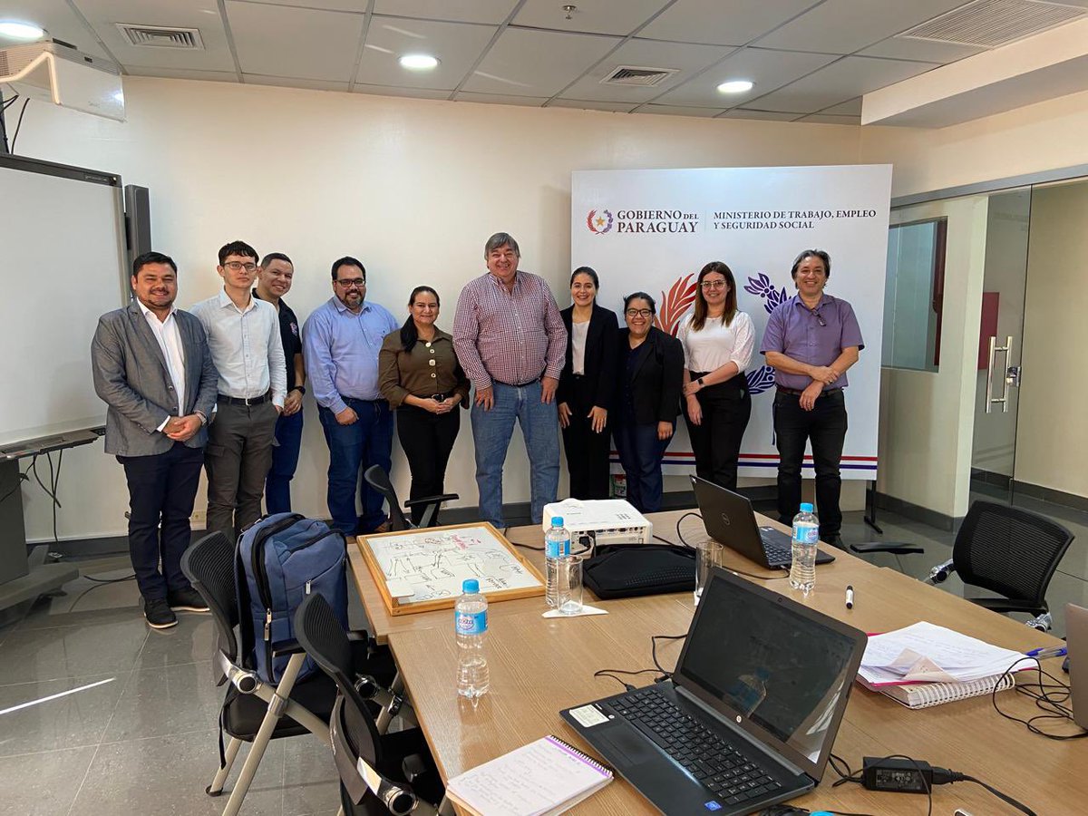 MTESS_PY's tweet image. #SIMEL | Esta semana se llevaron a cabo los talleres del Sistema de Información del Mercado Laboral #SIMEL, donde participaron activamente representantes del @INE_Paraguay, del @Sinafocal , y, por nuestra parte,  del Observatorio Laboral y del área de Tecnologías de la