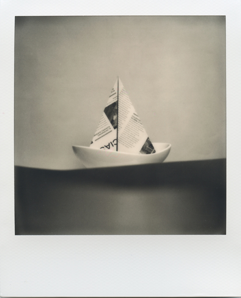 analog_fine_art's tweet photo. Velero by Valen Aguilar
#impossible #fineartphotography #figurative #sx70 #minimalist #boat #instantfilm #fineart #object #polavoid #sailboat @polaroid #stillife #polaroid #conceptual #surreal #surrealism #square #instant #photography #fantasy #pola #waterscape… https://t.co/f12ipnNtVn