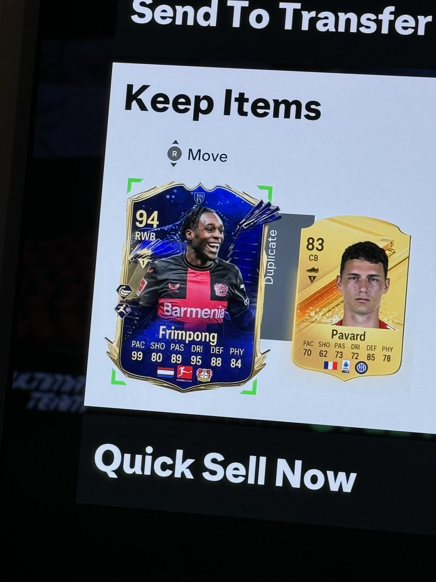 SeanSwazza's tweet photo. @EASPORTSFC @EAHelp how can I just pack TOTY Frimpong when his Futties card is out now in packs! That is a joke to have more than one out! Could I please get the actual proper card out in packs! https://t.co/QJ6rgEy7Iu