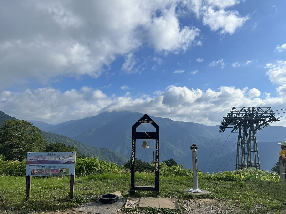 yyyyuer's tweet photo. 長岡花火からの谷川岳はじめます https://t.co/n7JbJuzVpf