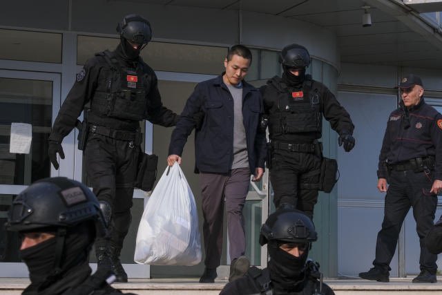 rocky_outcrop's tweet image. This is what it looks like to take out the garbage in Montenegro. Secure!

#DuKwon extradition approved and he’s away off to South Korea for a wee trial. 

After his trial he will be allowed to stay rent free, get free clothes and food for years. He must be excited!

#Kwon $LUNA