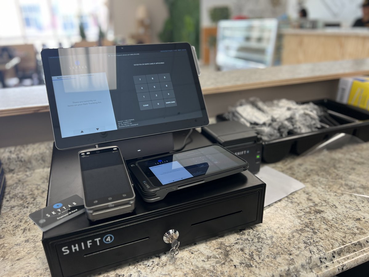 Fernando_SkyTab's tweet image. Coming soon to Ponciana! SABOREALO BAKERY with the power of @Shift4 and @SkyTabPOS 926 Cypress Pkwy, Kissimmee, FL 34759