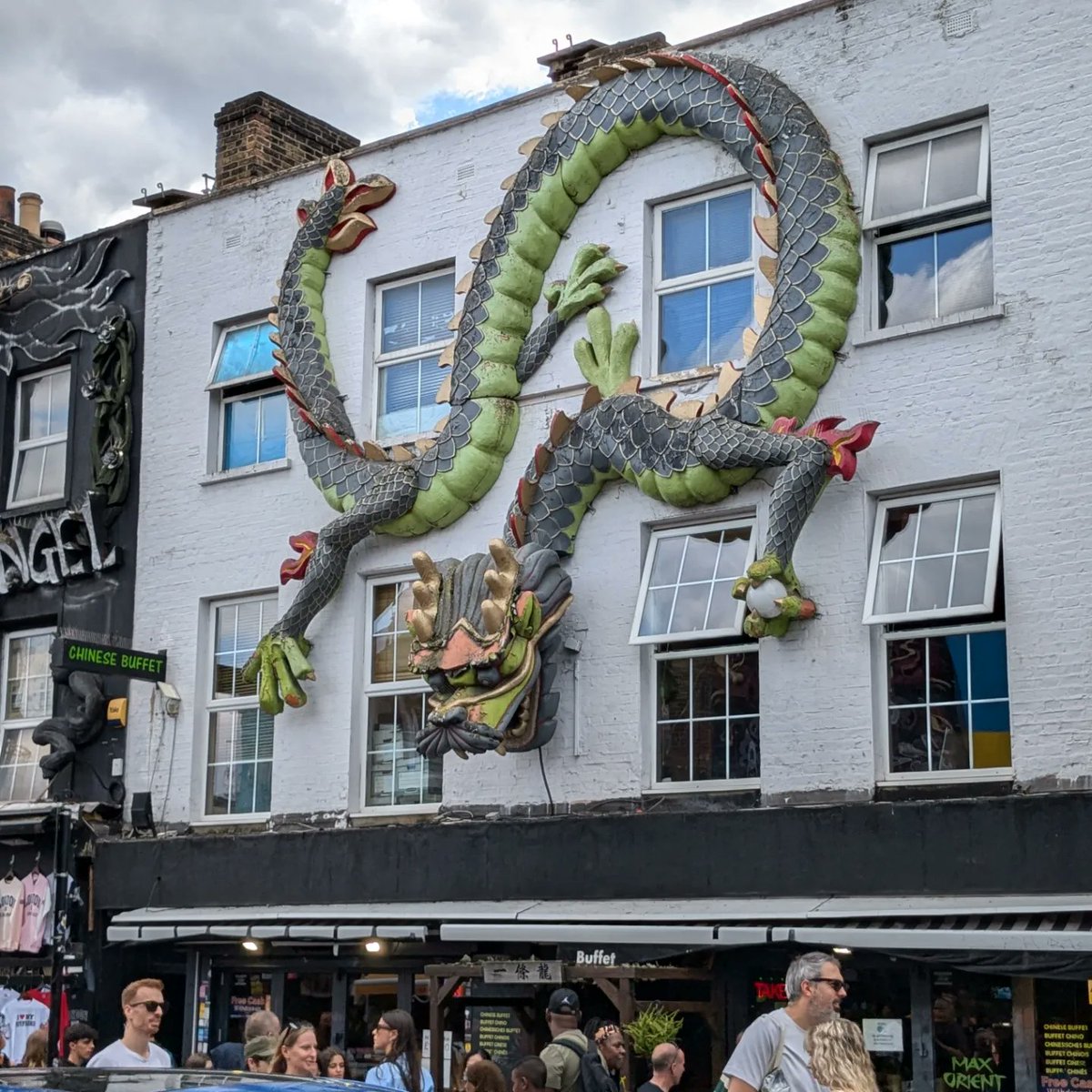 DragonsofLondon's tweet photo. We're happy to confirm that this dragon is perfectly well. The slightly unsightly peeling is just a sign that it's ready to shed this skin and grow even bigger, much like a snake or any other reptile. https://t.co/2SMdDCxKjp