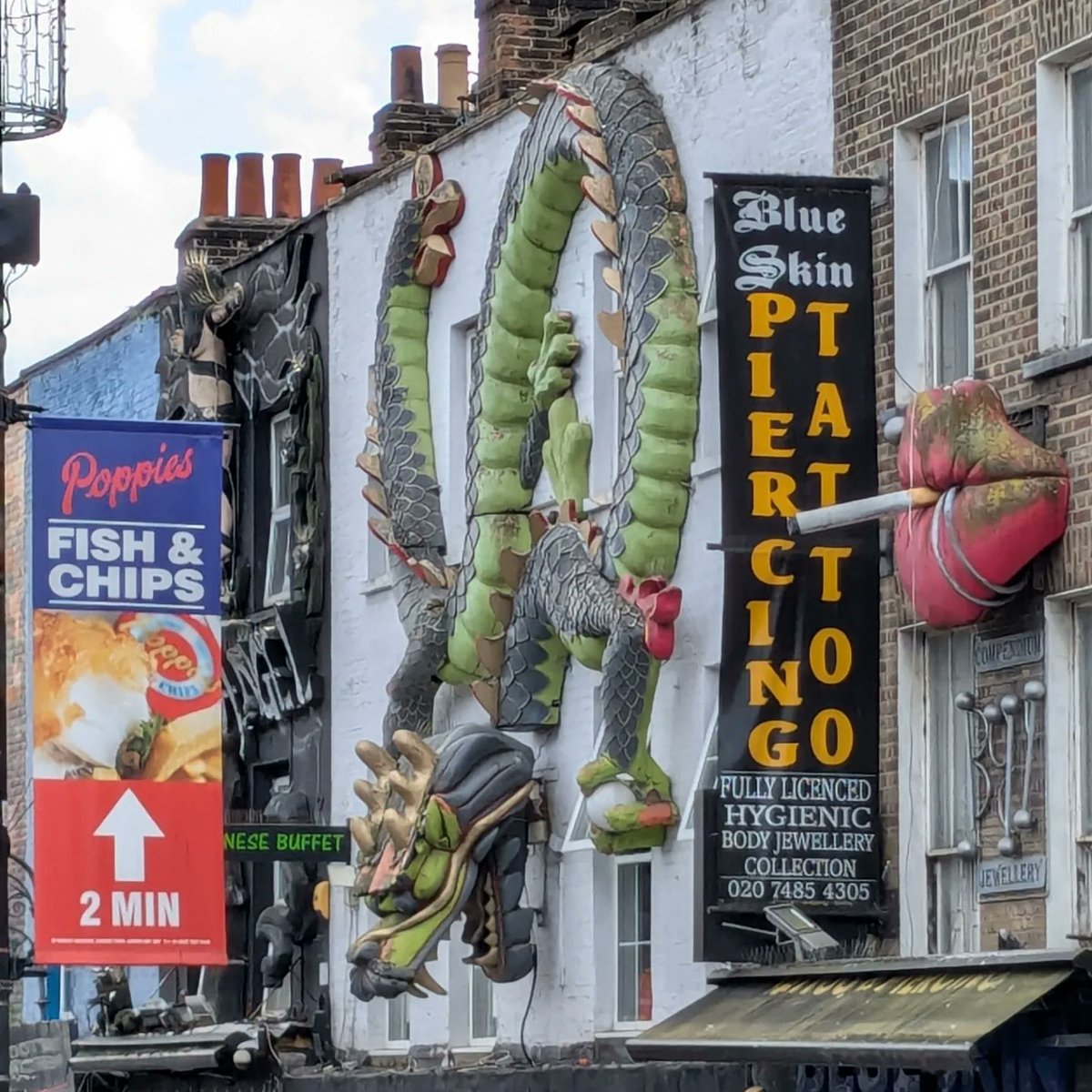 DragonsofLondon's tweet photo. We're happy to confirm that this dragon is perfectly well. The slightly unsightly peeling is just a sign that it's ready to shed this skin and grow even bigger, much like a snake or any other reptile. https://t.co/2SMdDCxKjp