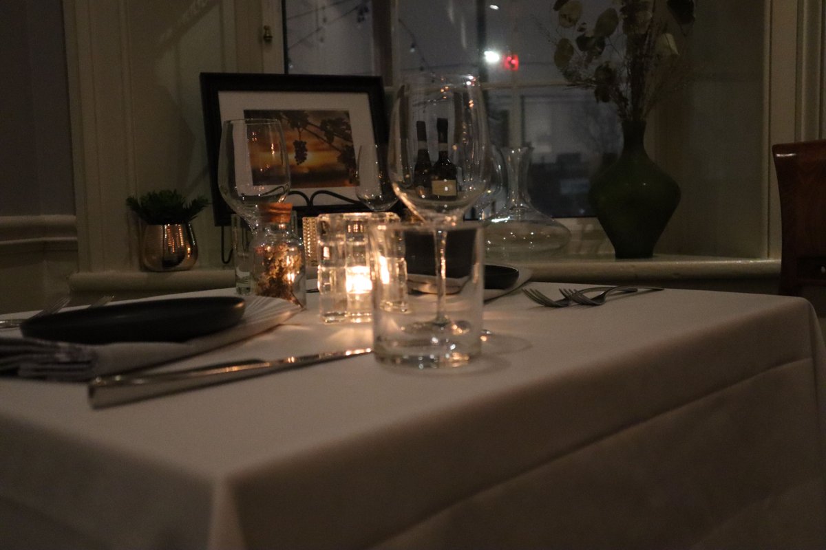 CulinariaEvents's tweet photo. Our Taste of Summer menu, featuring fresh seasonal delights, sets the perfect scene for a special evening with your loved one. Reserve your table and let the flavors of summer ignite your senses. 🍷🍽️ #Culinaria https://t.co/dGYtSorqfL https://t.co/LhDtIFGKPy