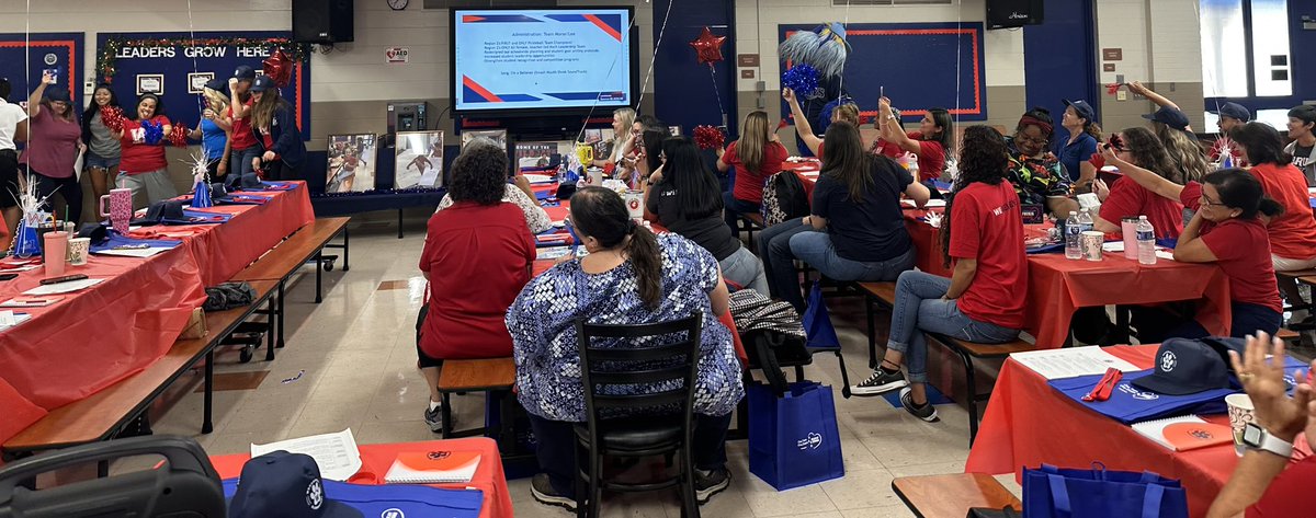 VMorseHCPS's tweet photo. ELECTRIC! That’s how I would describe our first day back! We even had a surprise VIP guest to join in on the celebrations! Thank you @RaysBaseball for your continued support of Team Woodbridge. #WeBelieve @WoodbridgeElem @HCPSELRegion2 @HillsboroughSch https://t.co/R92Oke0RFt