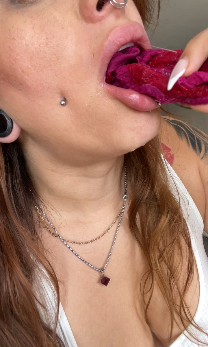 Ellezworld_'s tweet photo. self gag custom videos available. #fukwithme https://t.co/LueG8qvPP8