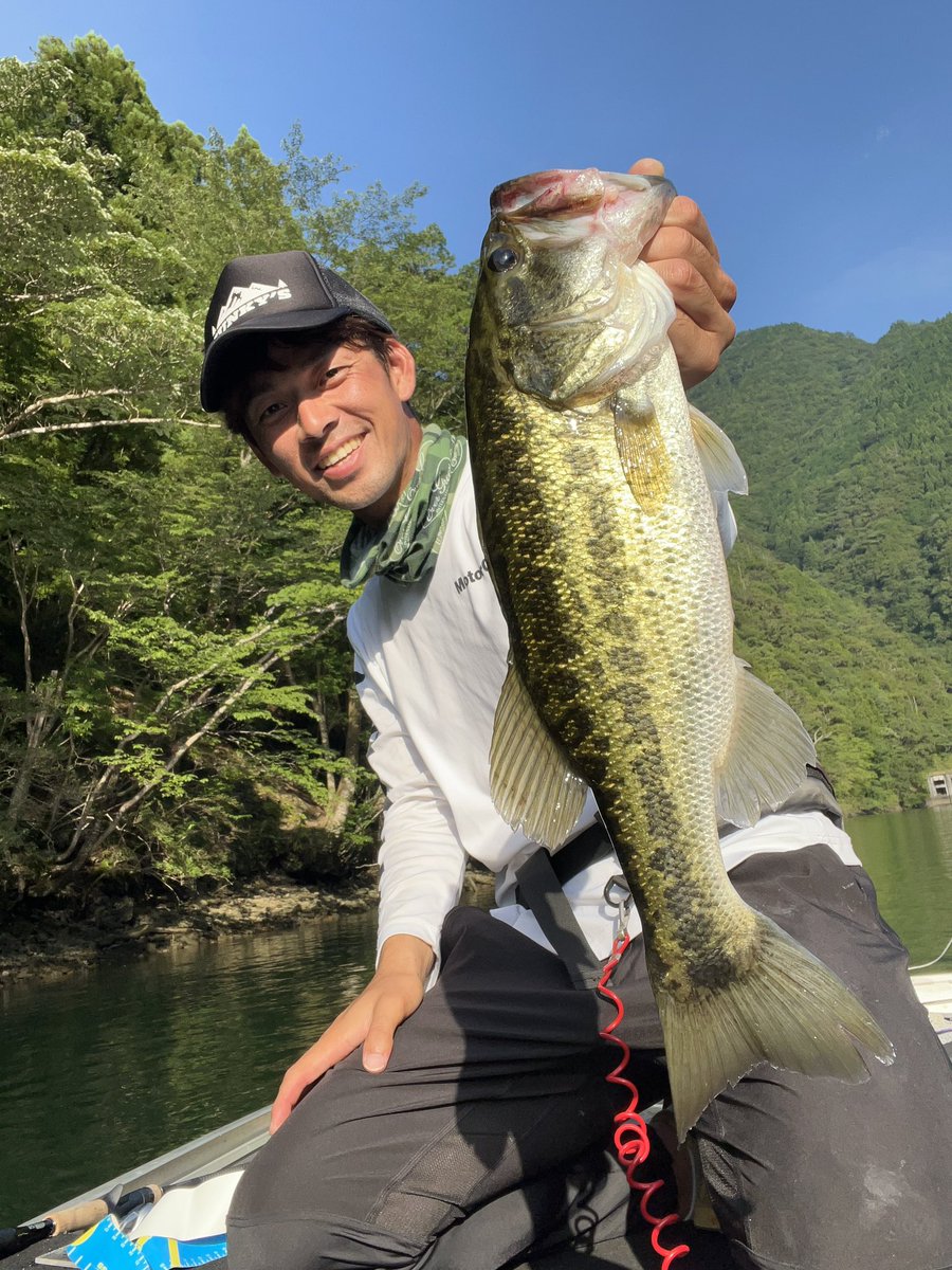 11seasky11's tweet image. 先週の池原、七色🚤

久しぶりのロクマルは嬉しかった😁

#池原ダム　#七色ダム　#y企画　#バッシングロード　#バス釣り