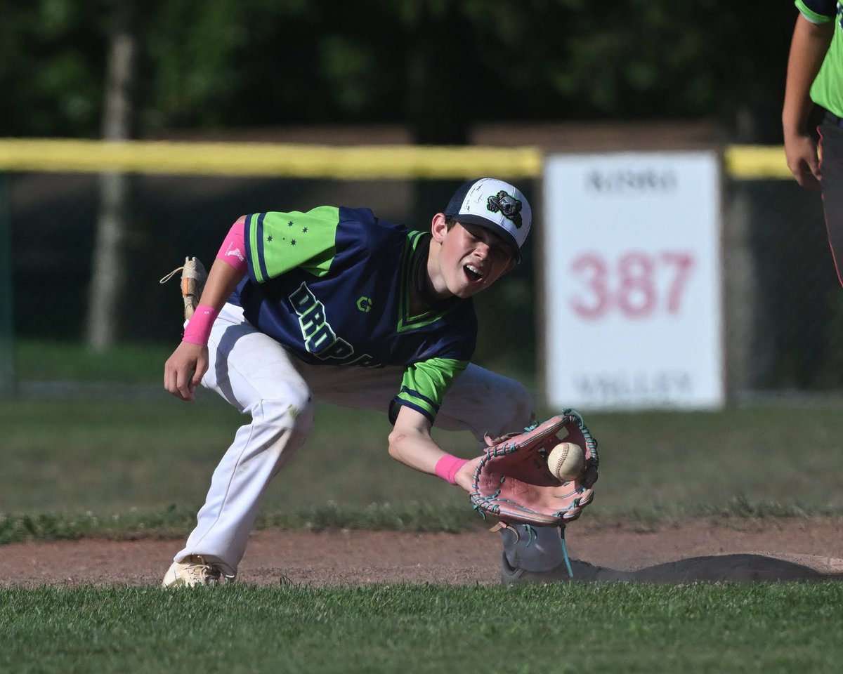 Deacon Blues tweet media