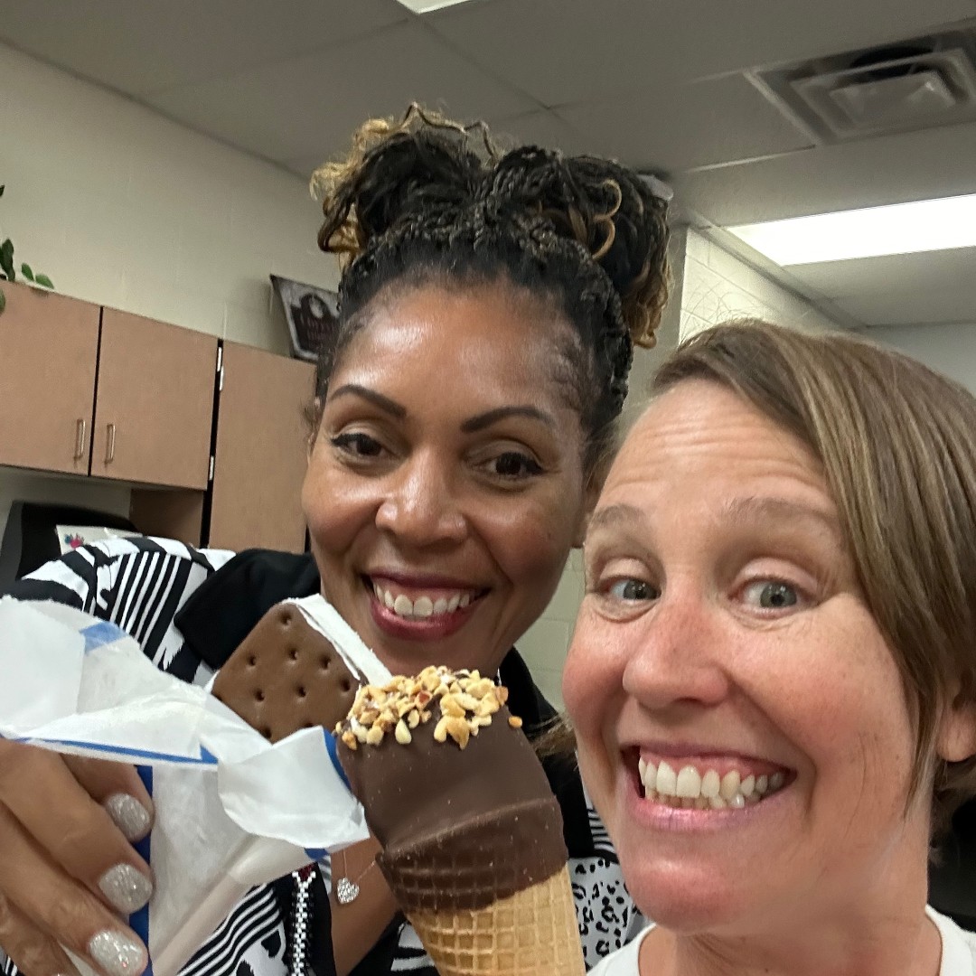 SundanceMustang's tweet photo. Sweet treats for a sweet start! 🍰📚 Our teachers are busy prepping for the new year, and our Superintendent and Senior Staff members are fueling their hard work with some delicious rewards. Here’s to a fantastic year ahead! #MustangPride #BESDistheBEST https://t.co/y8te7k31Er
