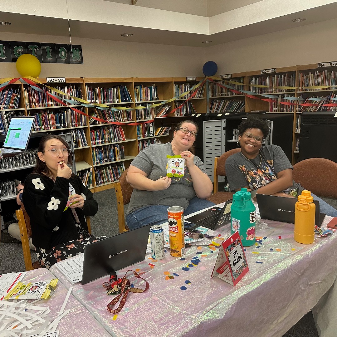 SundanceMustang's tweet photo. Sweet treats for a sweet start! 🍰📚 Our teachers are busy prepping for the new year, and our Superintendent and Senior Staff members are fueling their hard work with some delicious rewards. Here’s to a fantastic year ahead! #MustangPride #BESDistheBEST https://t.co/y8te7k31Er