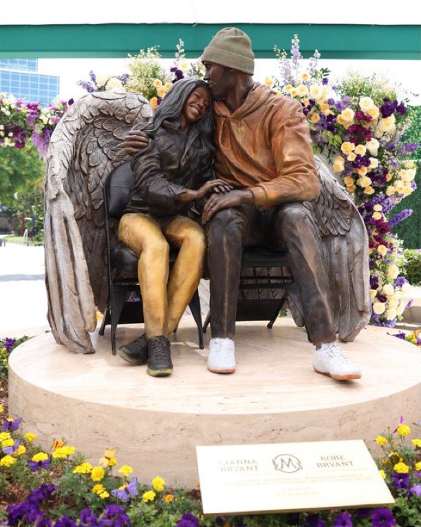 jovanbuha's tweet photo. The Lakers officially announce the new statue honoring Kobe and Gianna Bryant outside of https://t.co/zgfUpP5Y9r Arena https://t.co/jaker1BAAk