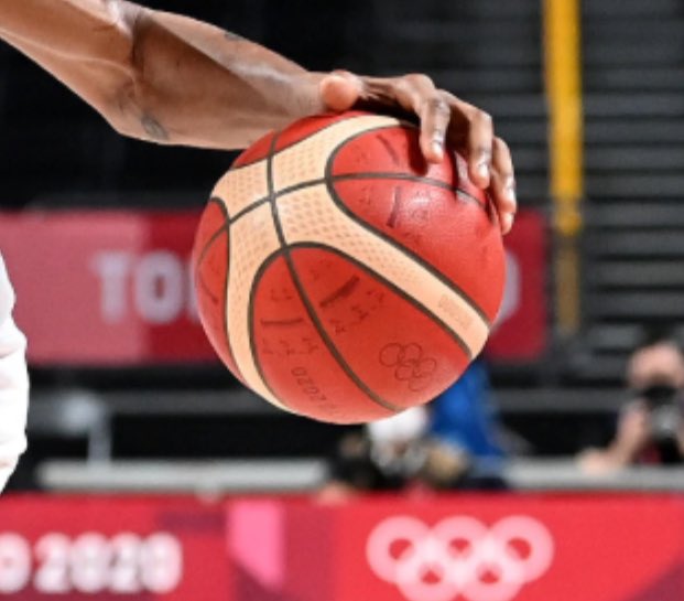 hjcollier's tweet photo. i knew this basketball looked familiar https://t.co/yd7xYeEGSK