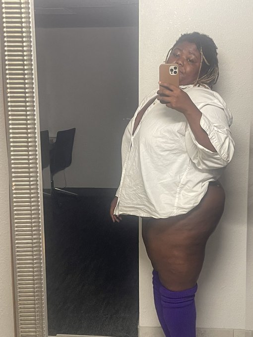 It&rsquo;s 7pm Friday&hellip; https://t.co/Bw97CGyUfE