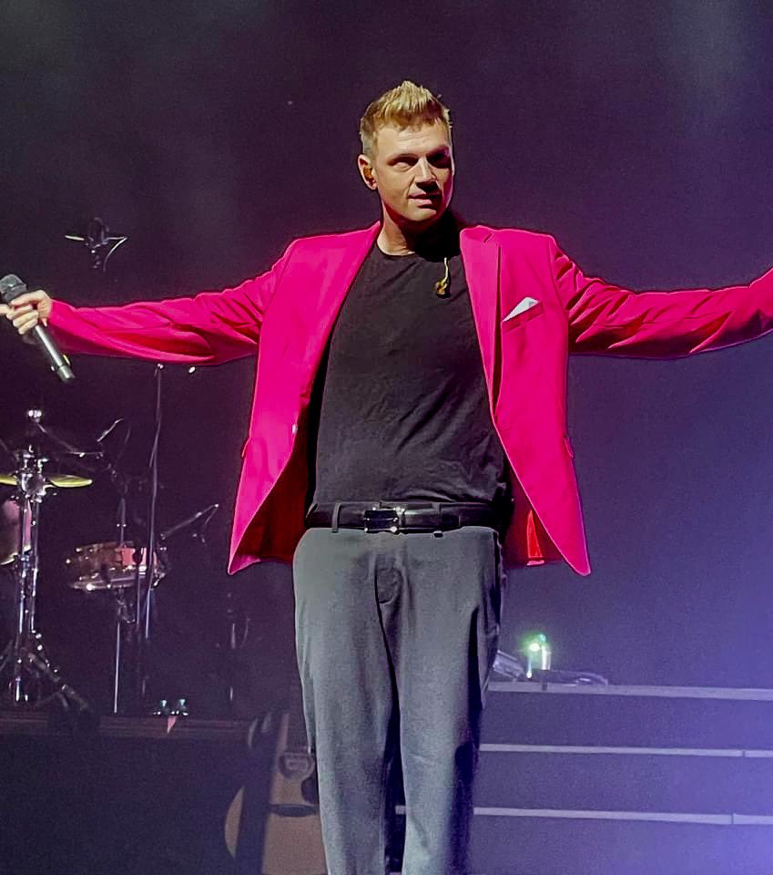 bomberVero7's tweet photo. 🎵 Then you came and saved me
Baby, right on time
Like an 80s movie
With the classic lines
Now we're dirty dancing
All through the night
Oh, oh, oh, oh
Like an 80s movie
Starring you and I 🎵

@nickcarter 💚🥹 🇮🇹
@_Nick_Nation_ 

#whoiamtour #whoiammilan

https://t.co/xDcXzA3Dc3 https://t.co/OvfbQmGEA0